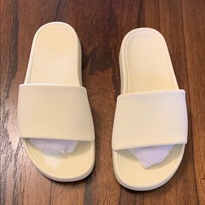 Lululemon Restfeel Slides in Lemon Ice Size 7
